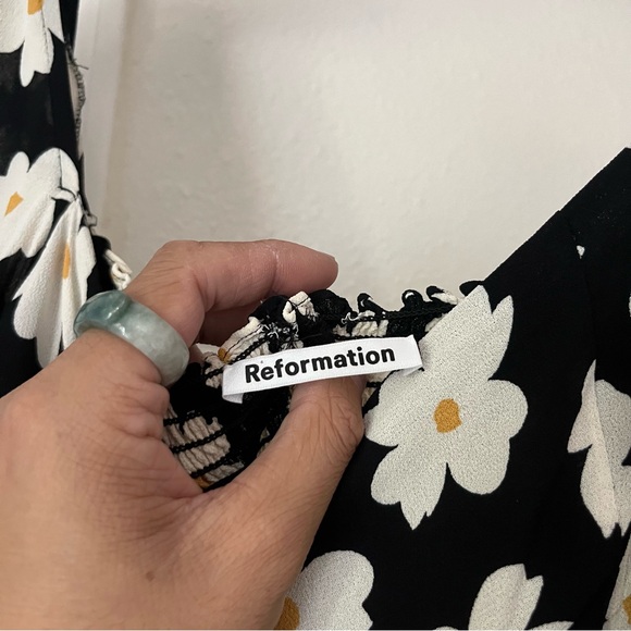 REFORMATION black white floral viscose puff short sleeve square neck crop top - Picture 4 of 5